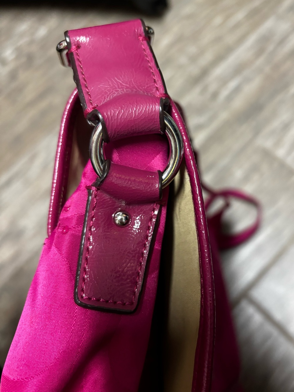 Coach Satin Signature Crossbody Messenger Bag in Fuchsia Rare - Picture 5 of 9